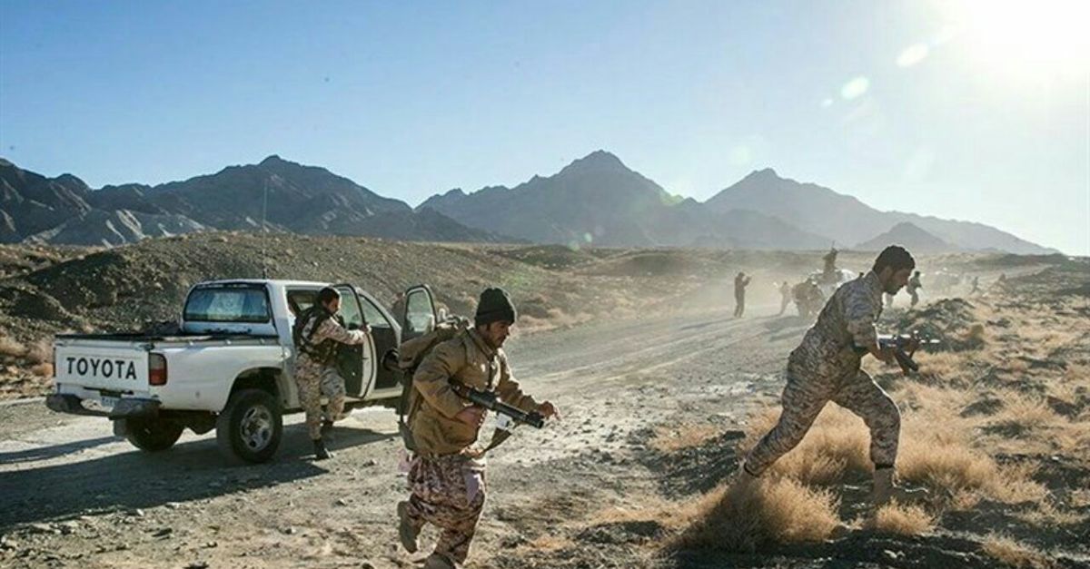 إيران تعلن مقتل 4 من قوات الحرس الثوري في هجوم إرهابي بالقرب من الحدود مع باكستان
