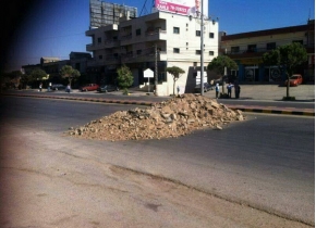 اهالي سعدنايل يفتحون الطريق العام على خلفية خطف وخطف مضاد في البقاع اللبناني