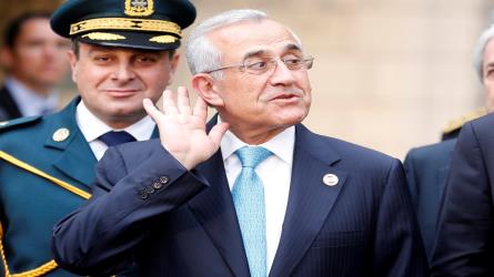 لبنان بلا رئيس وقوى 8 اذار تشتمه ودعوات دولية للاسراع في انتخاب رئيس