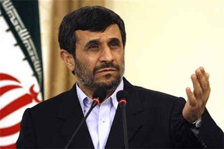 أحمدي نجاد يرى في الانتخابات الأمريكية معركة رأسماليين