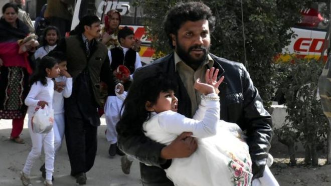 ثمانية قتلى ومصابون في هجوم على كنيسة في باكستان